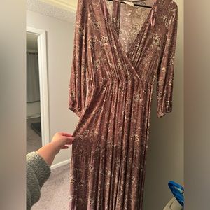 Women’s Long Sleeve Maxi Dress **LIKE NEW**
